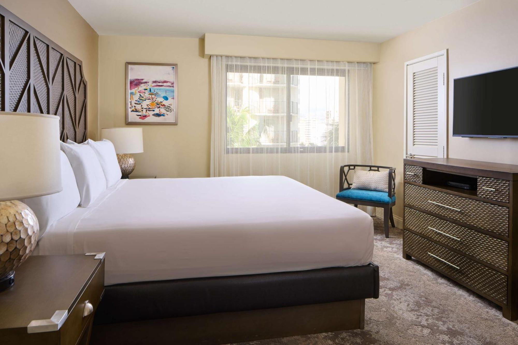 هونولولو أستون وايكيكي بيتش تاور المظهر الخارجي الصورة A bedroom at the Hilton Las Vegas