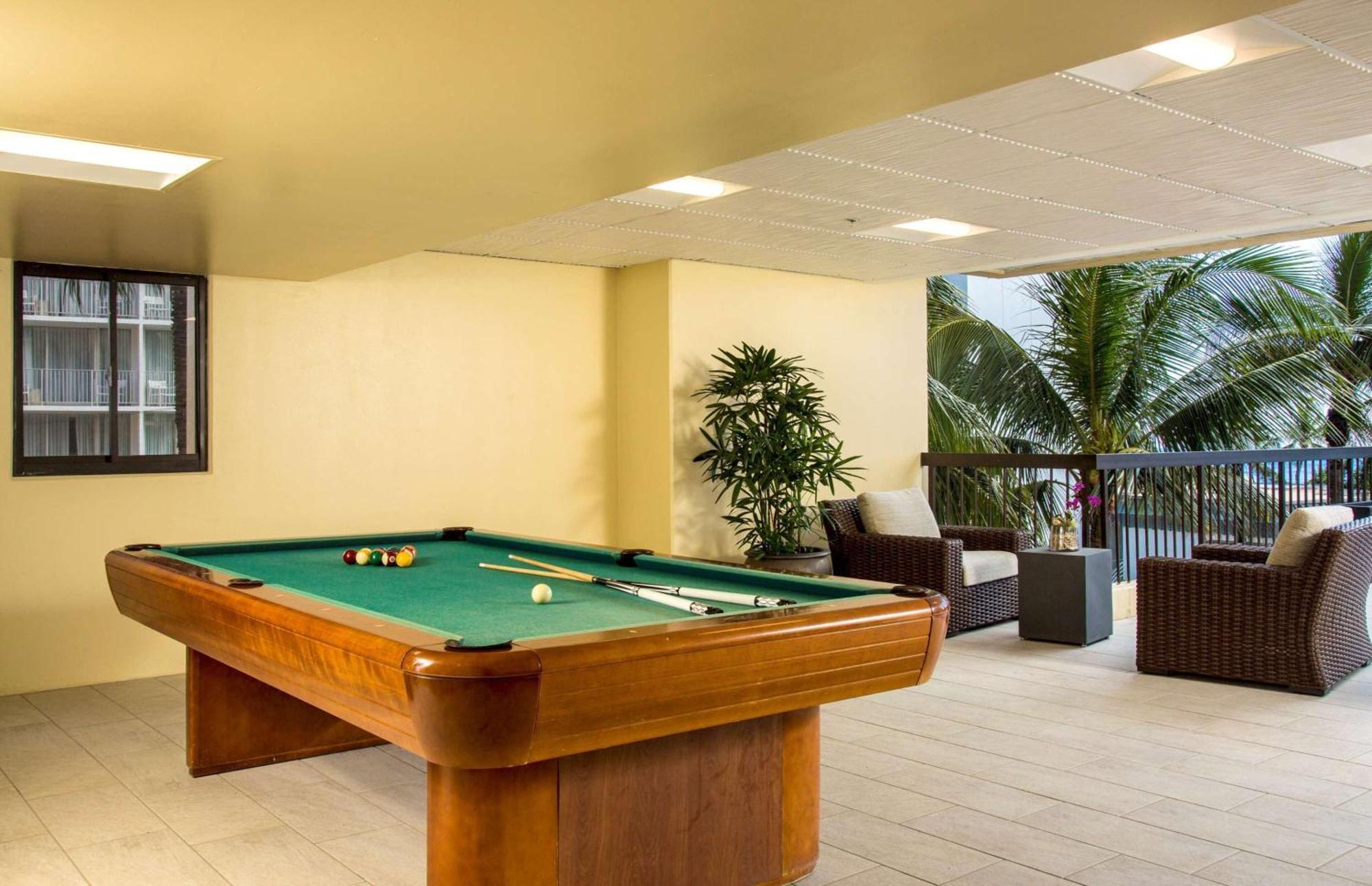 هونولولو أستون وايكيكي بيتش تاور المظهر الخارجي الصورة A pool table