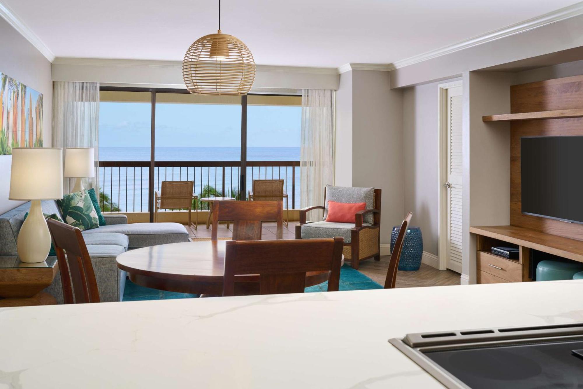 هونولولو أستون وايكيكي بيتش تاور المظهر الخارجي الصورة A living room at the Hilton Waikoloa Village