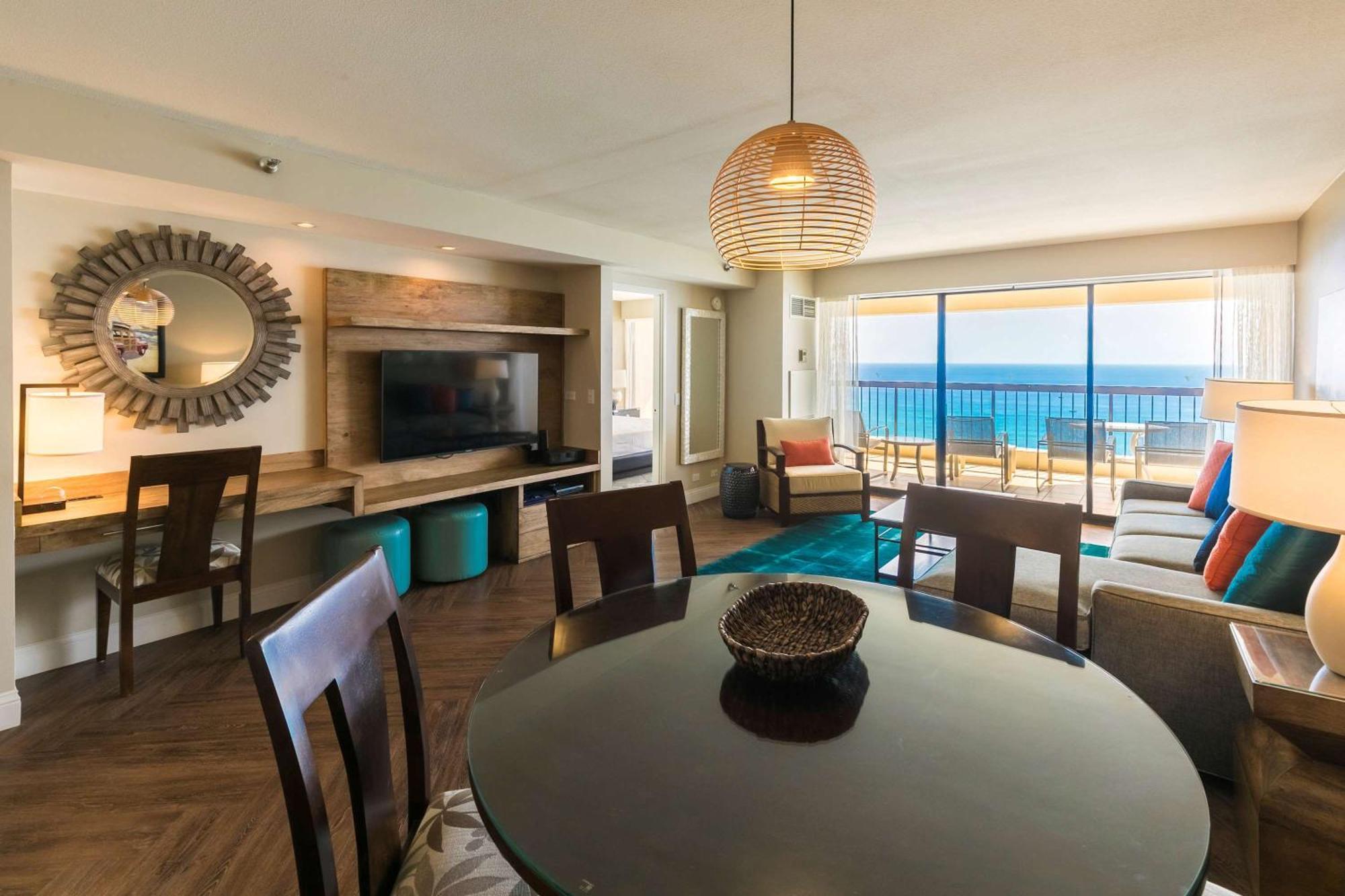 هونولولو أستون وايكيكي بيتش تاور المظهر الخارجي الصورة A suite at the Hilton Anatole