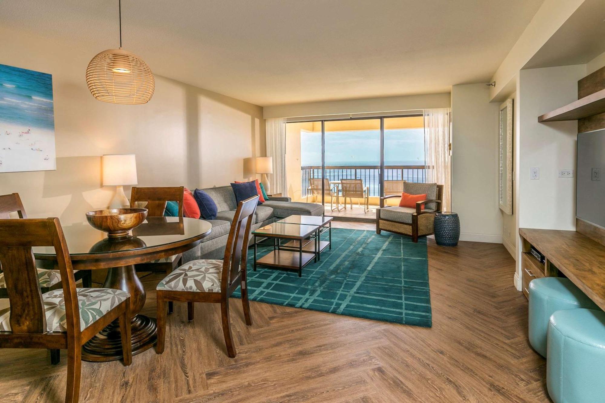 هونولولو أستون وايكيكي بيتش تاور المظهر الخارجي الصورة Living room at the Hyatt Regency Waikiki