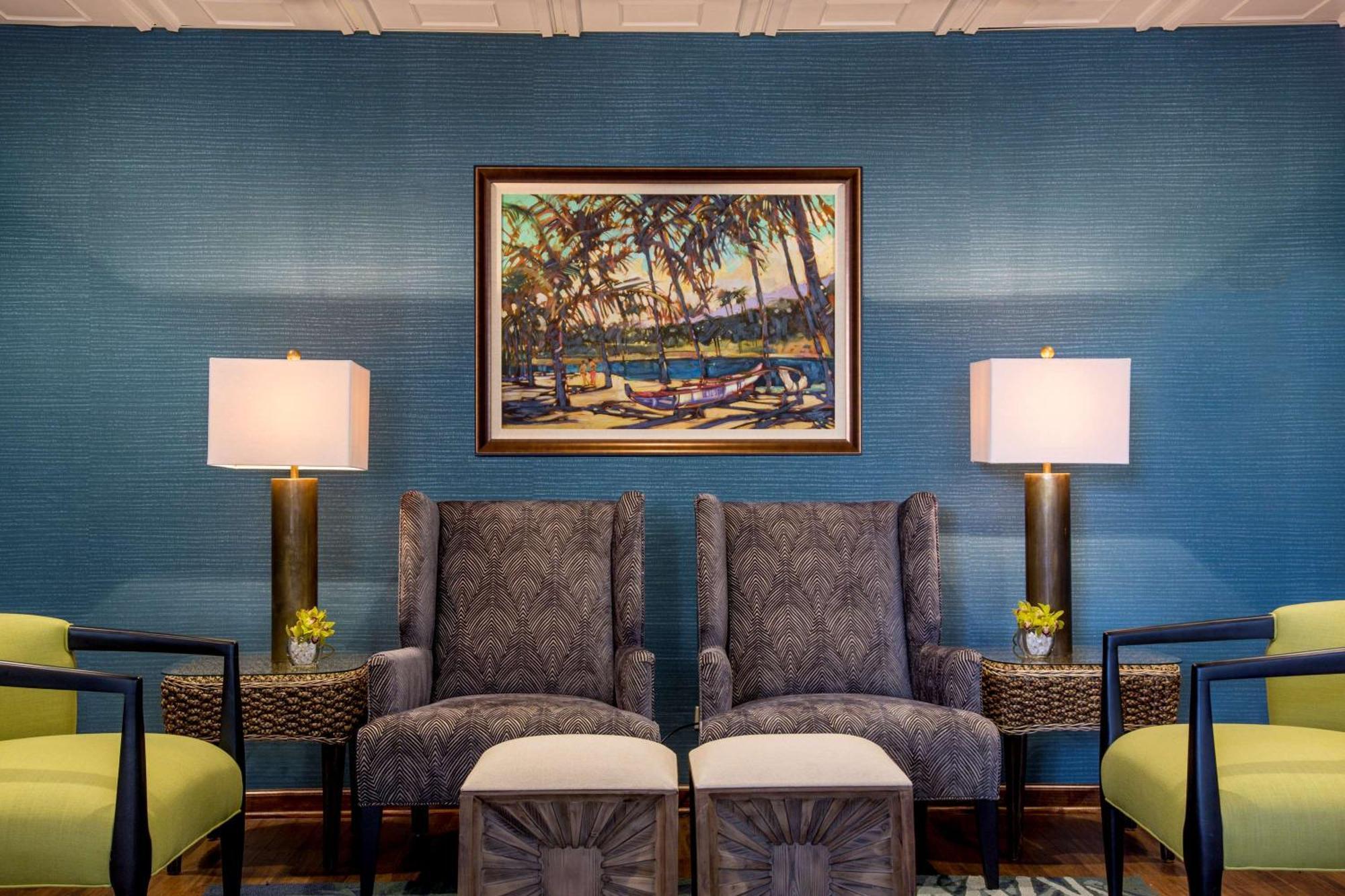 هونولولو أستون وايكيكي بيتش تاور المظهر الخارجي الصورة The interior of the lobby at the Inn at Palmetto Cove